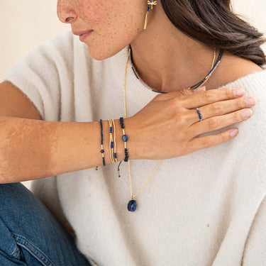 Shiny golden bracelet - lapis lazuli 