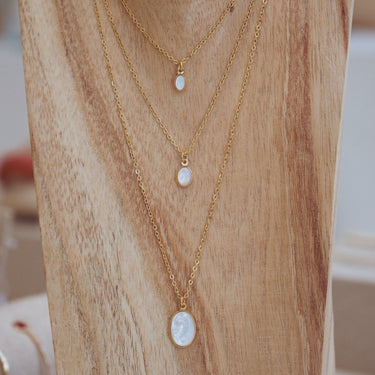 Medium Louise Necklace - Mother-of-Pearl