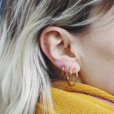 Hoops M earrings - gold