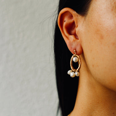 Judie 3 mother-of-pearl earrings